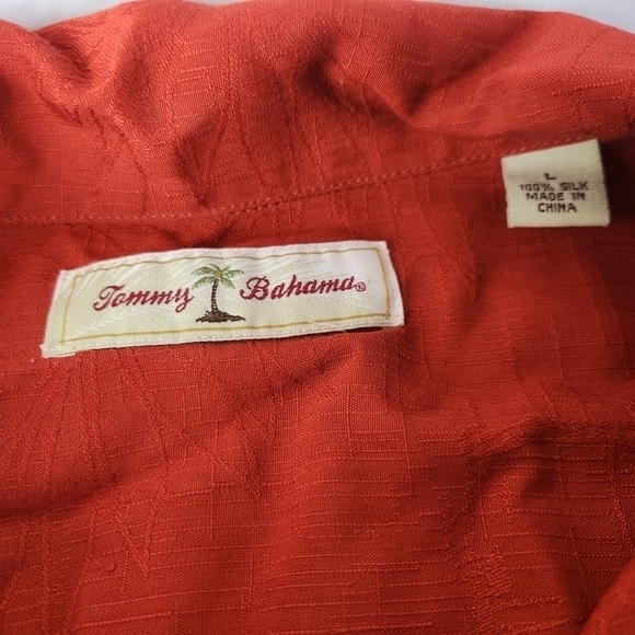 Tommy Bahama Mens size Large Silk Button Down Short Sleeve Red Hawaiian Shirt‎ - Picture 3 of 8